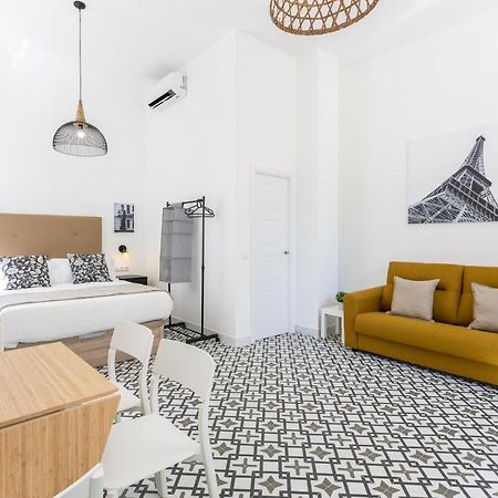 Holidays2Malaga Picasuss Loft New Built Close Huelin Beach And Promenade Extérieur photo