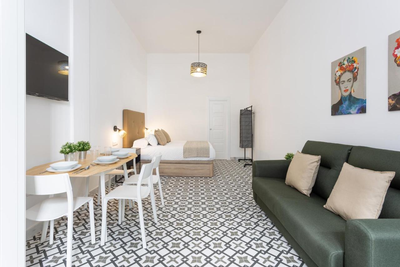 Holidays2Malaga Picasuss Loft New Built Close Huelin Beach And Promenade Extérieur photo